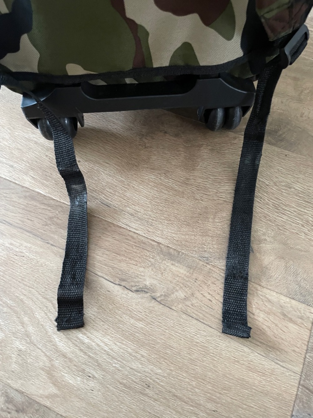 Camo Backpack Luggage - Carry on - Picture 11 of 12